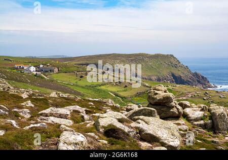 Vue sur Greeb Farm sur la Penwith Heritage Coast à la fin du Land, le point le plus à l'ouest de l'Angleterre Banque D'Images