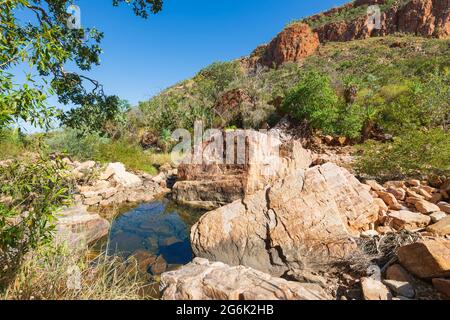 Vue sur une jolie piscine à roc dans la pittoresque Emma gorge, El Questro, Gibb River Road, Australie occidentale, Australie occidentale, Australie occidentale, Australie Banque D'Images