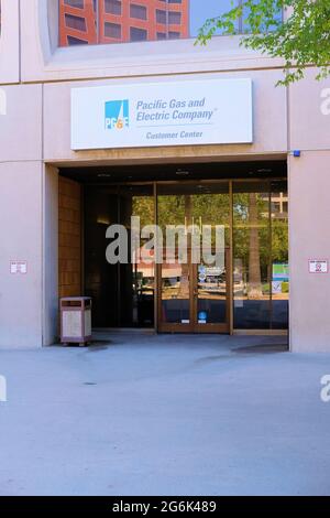 Entrée au centre de service à la clientèle de la société de services publics Pacific Gas and Electric Company, située dans le centre-ville de San Jose, en Californie ; compagnie d'énergie PGE. Banque D'Images