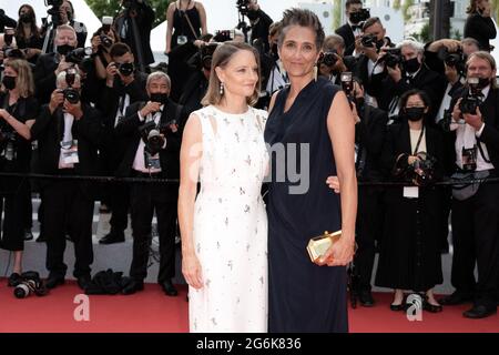 Cannes, France. 06 juillet 2021, Jodie Foster et sa femme Alexandra Hedison assistent à la cérémonie de projection et d'ouverture d'Annette lors du 74e Festival annuel de Cannes le 06 juillet 2021 à Cannes, France photo par David Niviere/ABACAPRESS.COM Banque D'Images