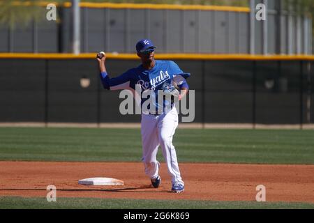 Alcides Escobar..entraînement de printemps, Cactus League 2012.????..Entenamiento matutino de el equipo de ligas mayores Royals de Kansas City realizado en el surprise Recreation Complex de Arizona. Banque D'Images