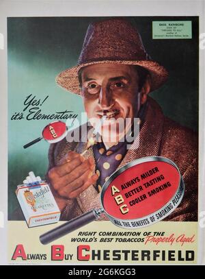 BASILIC RATHBONE comme SHERLOCK HOLMES dans sa dernière aventure HABILLÉE POUR TUER fumer DES CIGARETTES CHESTERFIELD 1946 Magazine Publicité Banque D'Images