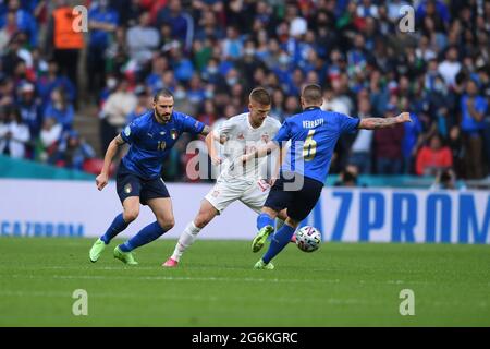 Londres, Angleterre. 06/07/2021, Leonardo Bonucci (Italie)Dani Olmo (Espagne)Marco Verratti (Italie) lors du match des demi-finales de l'UEFA 'Championnat d'Europe 2020 entre l'Italie 5-3 Espagne au stade Wembley le 06 juillet 2021 à Londres, en Angleterre. Credit: Maurizio Borsari/AFLO/Alay Live News Banque D'Images