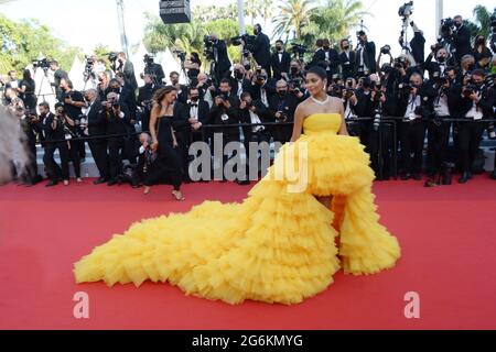 6 juillet 2021, CANNES, France: CANNES, FRANCE - 06 JUILLET: Li Meng assiste à la projection et à la cérémonie d'ouverture de ''Annette'' lors du 74e Festival annuel de Cannes le 06 juillet 2021 à Cannes, France. (Image de crédit : © Frederick InjimbertZUMA Wire) Banque D'Images