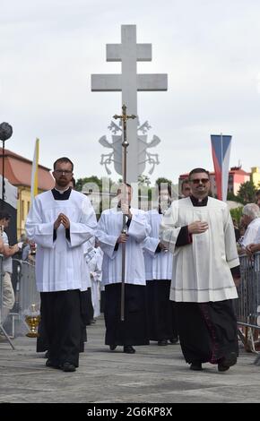 Velehrad, République tchèque. 05e juillet 2021. Une messe de pèlerinage à quelques jours des gens de bonne volonté, les célébrations de Saint Cyril et de Methodius, à Velehrad, en République tchèque, le 5 juillet 2021. Crédit: Dalibor Gluck/CTK photo/Alamy Live News Banque D'Images