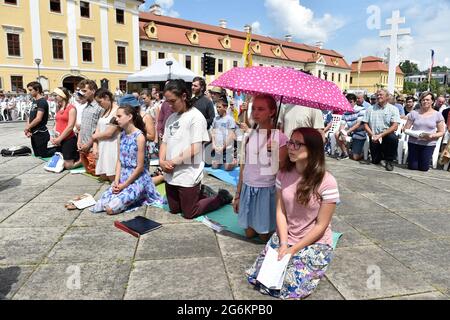 Velehrad, République tchèque. 05e juillet 2021. Une messe de pèlerinage à quelques jours des gens de bonne volonté, les célébrations de Saint Cyril et de Methodius, à Velehrad, en République tchèque, le 5 juillet 2021. Crédit: Dalibor Gluck/CTK photo/Alamy Live News Banque D'Images