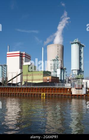 Centrale électrique au canal de Datteln-Hamm, Lünen, région de la Ruhr, Rhénanie-du-Nord-Westphalie, Allemagne, Europe Banque D'Images