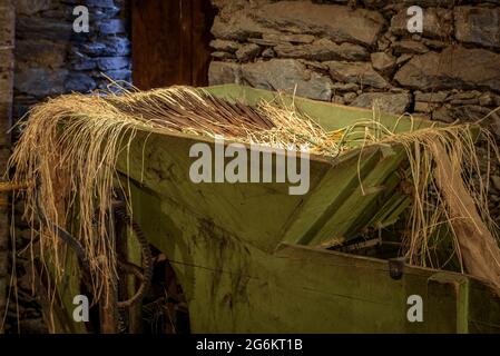 Détails à l'intérieur de l'Écomusée de Çò de Joanchiquet, à Vilamòs (Vallée de l'Aran, Catalogne, Espagne, Pyrénées) ESP: Detales del Ecomuseo Çò de Joanchiquet Banque D'Images