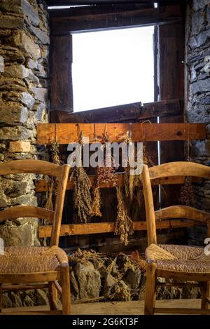 Détails à l'intérieur de l'Écomusée de Çò de Joanchiquet, à Vilamòs (Vallée de l'Aran, Catalogne, Espagne, Pyrénées) ESP: Detales del Ecomuseo Çò de Joanchiquet Banque D'Images