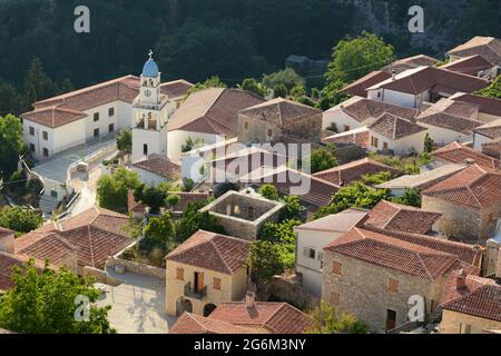 Vue sur le toit du village de Vuno. Municipalité de Himare. Comté de Vlore. Albanie Banque D'Images