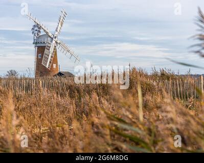 Horsey Windpump une pompe à vent ou un moulin à vent de drainage s'est occupé par National Trust à Horsey, sur les Broads près de Great Yarmouth, Norfolk, Angleterre Banque D'Images