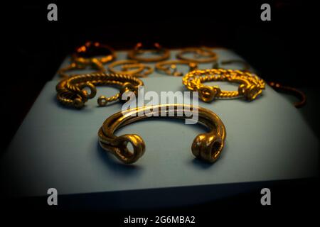 British Museum Photographie par Brian Harris 2021-07 The Snettisham Treasure, Ken Hill, Snettisham, Norfolk, Angleterre, TORCS. Le Grand Torc de Snettish Banque D'Images