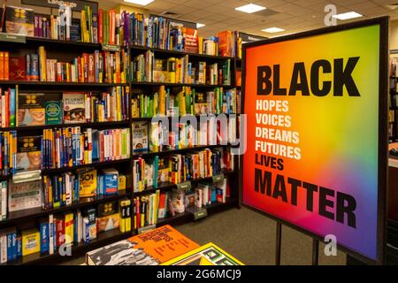 Barnes & Noble Booksellers Book Display, NYC, USA Banque D'Images