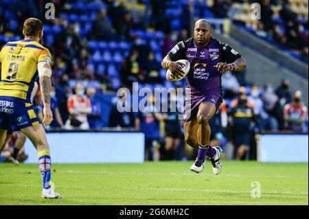 Warrington, Angleterre - 5 juillet 2021 - Robert Lui (6) de Leeds Rhinos en action pendant la Ligue de rugby Betfred Super League Warrington Wolves vs Leeds Rhinos au stade Halliwell Jones, Warrington, Royaume-Uni Dean Williams/Alay Live Banque D'Images