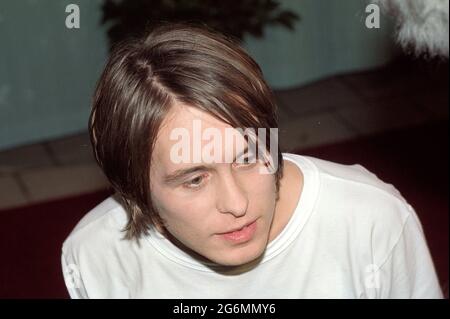 Rotterdam Holland 1997-06-11 , MTV Europe Music Awards 1997: Mark Owen parades sur le tapis rouge Banque D'Images