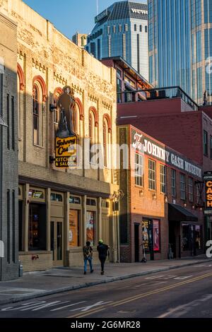 Nashville, Tennessee - 28 juin 2021 : Johnny Cash Museum et Kitchen Saloon dans le centre-ville de Nashville Banque D'Images