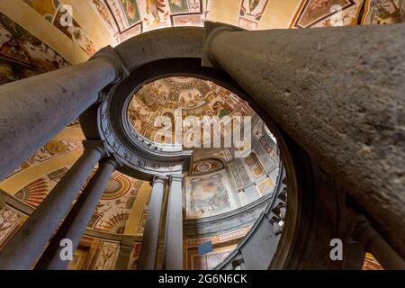 Caprarola, Viterbo, Latium, Italie, avril 2019: Intérieur du Palais Farnese, également appelé Villa Farnese, célèbre villa avec un magnifique jardin situé à Caprarola, Viterbo nord Latium, Italie Banque D'Images