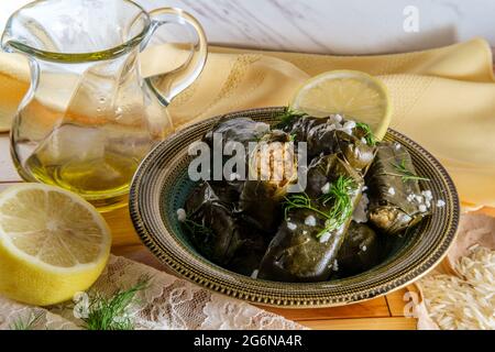 Dolma yaprak arménien, apéritif de feuilles de raisin farcies Banque D'Images