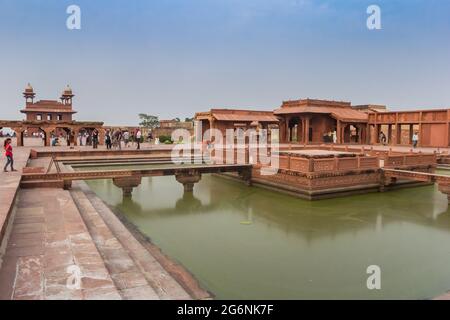 Piscine à la ville fantôme Fatehpur Sikri à Agra, Inde Banque D'Images