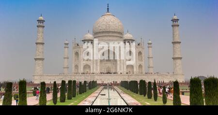 Panorama de l'avant du Taj Mahal à Agra, Inde Banque D'Images