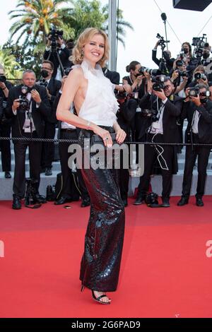 Cannes, FRA. 07e juillet 2021. EVA Herzigova participe à la projection « tout s'est bien passé » lors du 74e Festival annuel de Cannes le 07 juillet 2021 à Cannes, France. (Photo par: Franck Bonham/imageSPACE/Sipa USA) crédit: SIPA USA/Alay Live News Banque D'Images