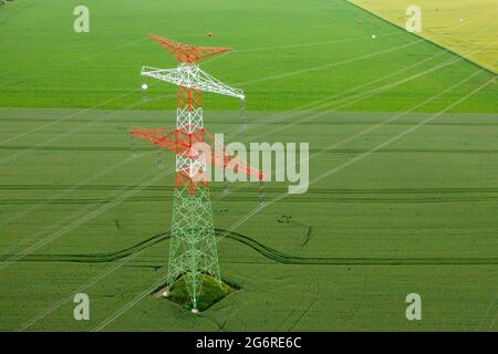 Vue aérienne des lignes de transmission électrique Banque D'Images