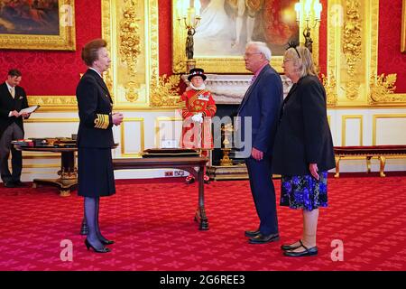 M. Neil Dallen d'Epsom est fait membre de l'ordre de l'Empire britannique par la princesse royale au Palais St James à Londres. Date de la photo: Jeudi 8 juillet 2021. Banque D'Images