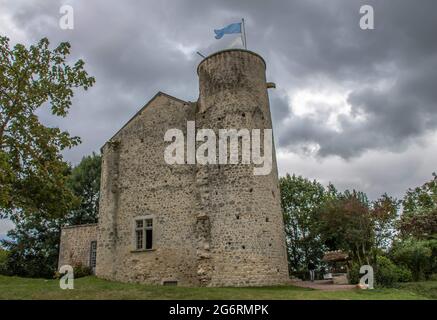 Ancien château historique de la Mothe à Persac en France Banque D'Images