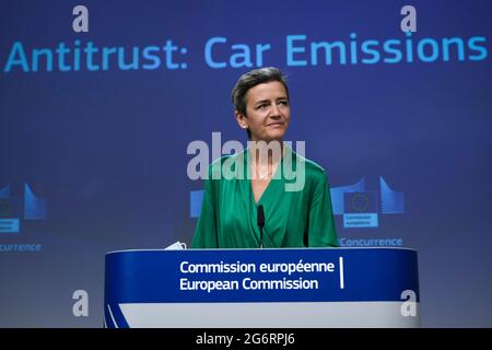 Bruxelles, Belgique. 08 juillet 2021. Le vice-président de la Commission européenne, Margrethe Vestager, s'adresse à une conférence de presse sur une affaire antitrust au siège de l'UE, à Bruxelles, en Belgique, le 8 juillet 2021. Crédit: ALEXANDROS MICHAILIDIS/Alamy Live News Banque D'Images
