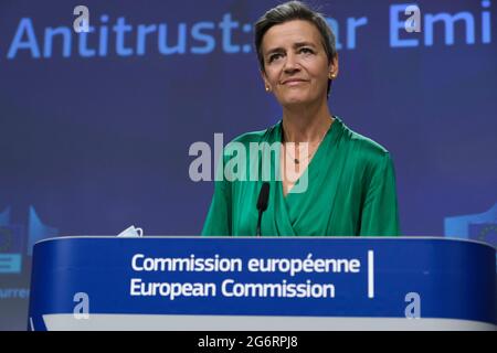 Bruxelles, Belgique. 08 juillet 2021. Le vice-président de la Commission européenne, Margrethe Vestager, s'adresse à une conférence de presse sur une affaire antitrust au siège de l'UE, à Bruxelles, en Belgique, le 8 juillet 2021. Crédit: ALEXANDROS MICHAILIDIS/Alamy Live News Banque D'Images