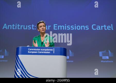 Bruxelles, Belgique. 08 juillet 2021. Le vice-président de la Commission européenne, Margrethe Vestager, s'adresse à une conférence de presse sur une affaire antitrust au siège de l'UE, à Bruxelles, en Belgique, le 8 juillet 2021. Crédit: ALEXANDROS MICHAILIDIS/Alamy Live News Banque D'Images
