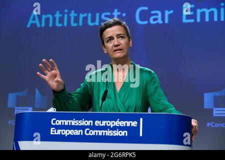 Bruxelles, Belgique. 08 juillet 2021. Le vice-président de la Commission européenne, Margrethe Vestager, s'adresse à une conférence de presse sur une affaire antitrust au siège de l'UE, à Bruxelles, en Belgique, le 8 juillet 2021. Crédit: ALEXANDROS MICHAILIDIS/Alamy Live News Banque D'Images