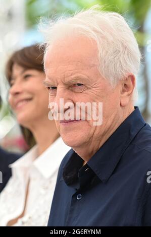 André Dussollier et Sophie Marceau assistant au tout s'est bien passe (tout s'est bien passé) Photocall dans le cadre du 74e Festival international du film de Cannes, France, le 08 juillet 2021. Photo d'Aurore Marechal/ABACAPRESS.COM Banque D'Images