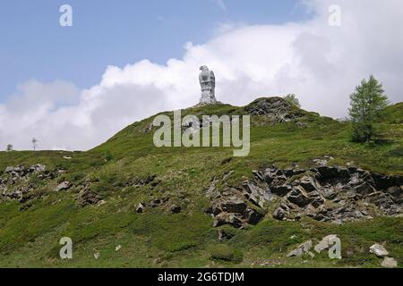 Monument aux soldats Simplon Eagle sur le col du Simplon dans le canton du Valais, en Suisse. Banque D'Images