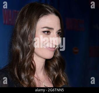 NEW YORK, NY- 24 AVRIL : Sara Bareilles arrive à la soirée d'ouverture de la serveuse, qui s'est tenue au Brooks Atkinson Theatre, le 24 avril 2016, à New York. Crédit : Joseph Marzullo/MediaPunch Banque D'Images