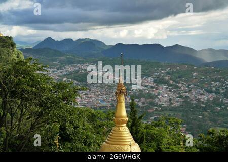 Vue de Taunggyi dans l'État de Shan, au Myanmar Banque D'Images