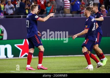 Le tir de Chicago Robert Beric (27) pointe à ses coéquipiers lors d'un match MLS contre le SC de la ville d'Orlando à Soldier Field, le mercredi 7 juillet 202 Banque D'Images