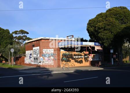 Le Ormond Milk Bar, à bord et abandonné, sur Grange Rd Banque D'Images