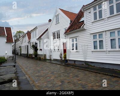 Rues et port de la vieille ville de Stavanger Norvège avec des bâtiments historiques en bois Banque D'Images