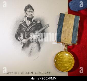 Morton & Eden, Londres, Royaume-Uni. 9 juillet 2021. Une petite médaille d’or navale exceptionnellement rare du capitaine pour la bataille de Lissa en 1811 et décernée au capitaine Sir William Hoste K.C.B., RN (1780-1828) sera vendue aux enchères par Morton & Eden à Londres le 13 juillet 2021, soit environ 60,000 à 80,000 livres sterling. Hoste était un protégé de l'amiral Lord Nelson et la médaille est restée dans la collection familiale jusqu'à présent. Crédit : Malcolm Park/Alay Live News Banque D'Images