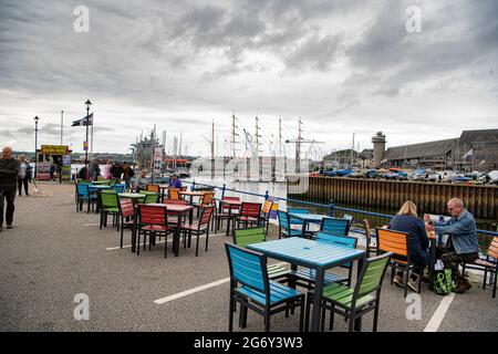 Falmouth, Cornwall, Royaume-Uni. 9 juillet 2021. SV Golden Horizon est un grand navire à cinq barques en acier, qui est conçu pour être utilisé comme navire de croisière. Initialement nommé Flying Clipper, le navire de luxe a été conçu par l'architecte naval polonais Zygmunt Choreń, pour Star Clippers Ltd. De Suède, Et construit par le chantier naval de Brodosplit à Split, Croatie le plus haut navire de croisière du monde, Golden Horizon, arrive à Falmouth pour sa première visite à Cornwall le vendredi 9 juillet, 525 pieds de long, paquebot de croisière à cinq mâts Credit: kathleen White/Alay Live News Banque D'Images