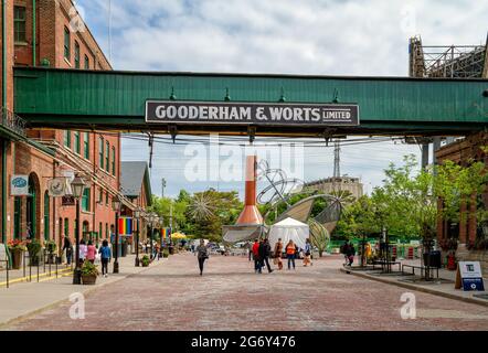 Toronto, Ontario, Canada - le 6 juin 2018 : TToronto, Ontario, Canada - le 6 juin 2018 : le Distillery District, l'ancien Gooderham and Worts, est un territoire national Banque D'Images