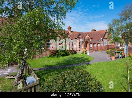 St Philip's Roman Catholic Primary School, un bâtiment classé Grade II construit en 1898 (Leonard Stokes) dans London Road, Arundel, West Sussex, Angleterre, Royaume-Uni Banque D'Images