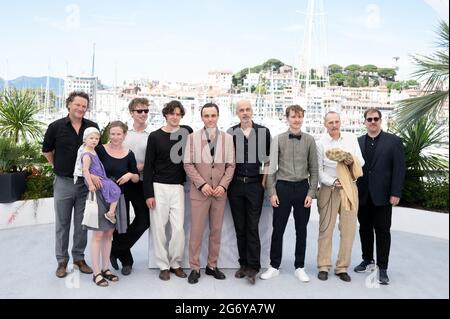 Invités, scénariste Thomas Reider, Thomas Prenn, Franz Rogowski, directeur Sebastian Meise, Anton Von Lucke, Georg Friedrich et invité assistent à la photo de la Grande liberté lors du 74e Festival annuel du film de Cannes le 08 juillet 2021 à Cannes, France.photo de David Niviere/ABACAPRESS.COM Banque D'Images