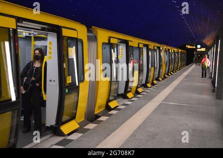 La station de métro Museumsinsel est ouverte au public à Berlin, Allemagne - 9 juillet 2021. Banque D'Images