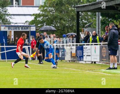 Warrington Rylands 1906 FC a accueilli le FC United de Manchester lors de leur premier match de football pré-saison de la saison 2021-2022 Banque D'Images