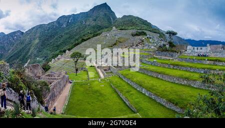 MACHU PICCHU, PÉROU - 18 MAI 2015 : vue sur les ruines de Machu Picchu, Pérou. Banque D'Images