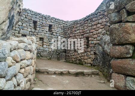 Temple du Condor aux ruines de Machu Picchu, Pérou Banque D'Images