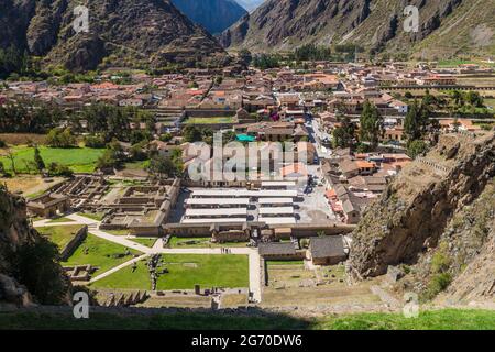 Vue aérienne d'Ollantaytambo, Vallée Sacrée des Incas, Pérou Banque D'Images