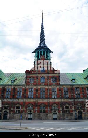 Copenhague, Danemark - 1er juillet 2021 : extérieur de Borsen, le bâtiment de la Bourse. Banque D'Images